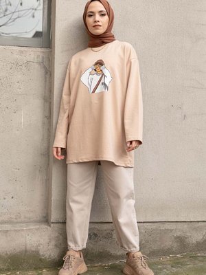 Bisiklet Yaka Önü Kız Baskılı Sweatshirt Bisiklet Yaka Önü Kız Baskılı Sweatshirt