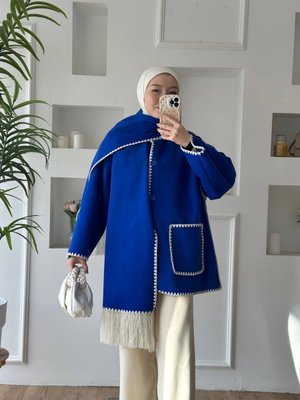 Kaşe Kaban Atlı Detaylı Kaşe Kaban Atlı Detaylı