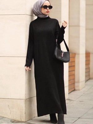 Yarım Balıkçı Siyah Triko Elbise