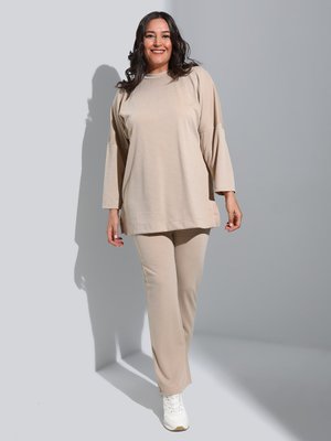 Bej Büyük Beden Rahat Kesim Tunik