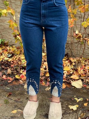 Koyu Mavi Paçası Taş Ve Güpür Detaylı Denim Pantolon