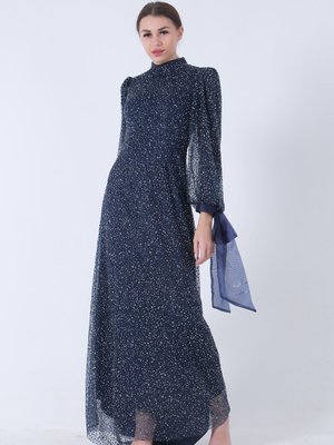 Lacivert Taş İşlemeli Hakim Yaka Fiyonklu Abiye Elbise Lacivert Taş İşlemeli Hakim Yaka Fiyonklu Abiye Elbise