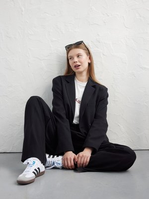 Tek Düğmeli Blazer Ceket Siyah Tek Düğmeli Blazer Ceket Siyah