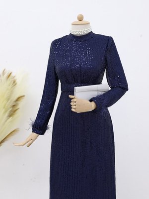 Kolu Tüy Detaylı Kemerli Pul Payet Abiye Elbise Kolu Tüy Detaylı Kemerli Pul Payet Abiye Elbise