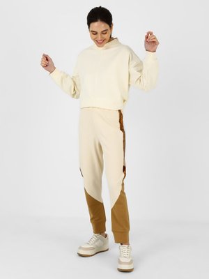 Bej Garnili Pantolon