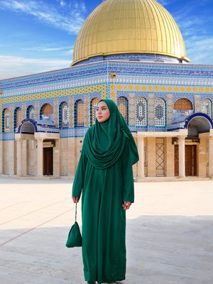 Başörtülü Ve Çantalı Namaz Elbisesi Zümrüt Yeşil Başörtülü Ve Çantalı Namaz Elbisesi Zümrüt Yeşil