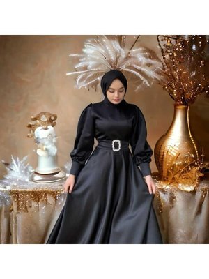 Siyah Saten Kemerli Bellae Elbise