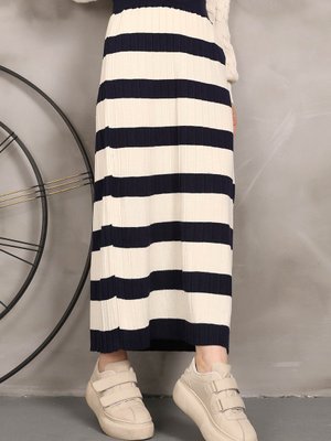 Lacivert Bel Lastikli Çizgili Triko Etek
