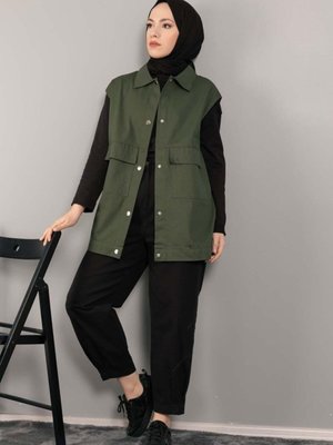 Haki Kapak Cepli Çıtçıtlı Yelek Haki Kapak Cepli Çıtçıtlı Yelek