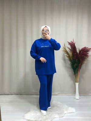 Önü Yazı Detaylı Eşofman Takımı