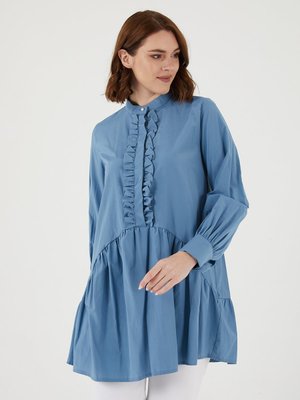 Mavi Dik Yaka Düğmeli Fırfırlı Gömlek