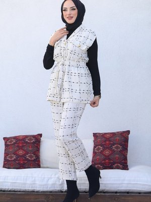 Ulya Çift Cepli Düğmeli Yelek Pantolon İkili Takım Beyaz Ulya Çift Cepli Düğmeli Yelek Pantolon İkili Takım Beyaz