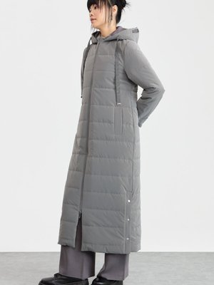 Kapüşonlu Kapitone Manto Gri