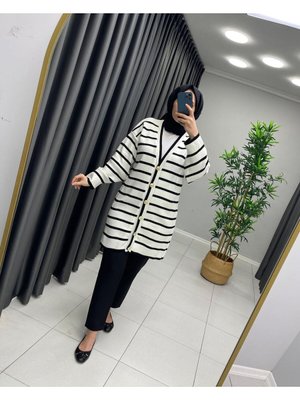 Gold Düğmeli Çizgili Uzun Triko Hırka