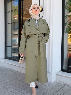 Çıtçıtlı Parçalı Regular Kesim Trençkot Haki Yeşili Çıtçıtlı Parçalı Regular Kesim Trençkot Haki Yeşili