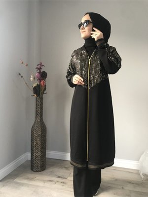 Gold Detaylı Fermuarlı Siyah Eşofman Takımı Gold Detaylı Fermuarlı Siyah Eşofman Takımı