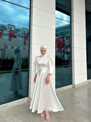 Beyaz Bella Tesettür Abiye Elbise