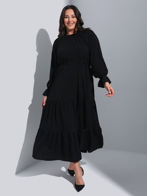 Siyah Nakış Detaylı Büyük Beden Elbise Siyah Nakış Detaylı Büyük Beden Elbise