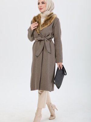 Vızon Yakası Kürklü İnce Kaşe Kaban