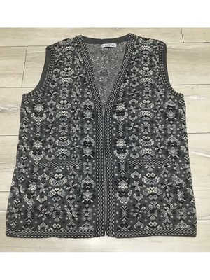 Kilim Desenli Düğmesiz Kalın Kısa Anne Yelek Kilim Desenli Düğmesiz Kalın Kısa Anne Yelek