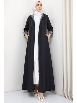 Siyah Kapüşonlu Çizgili Uzun Trençkot Siyah Kapüşonlu Çizgili Uzun Trençkot