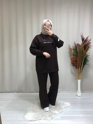 Önü Yazı Detaylı Eşofman Takımı