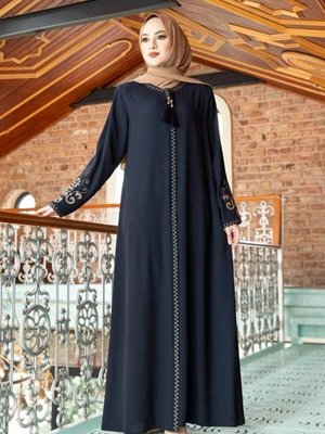 Büyük Beden Nakışlı Fermuarlı Krep Kumaş Ferace