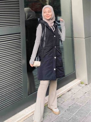 İnce Elyaflı Şişme Yelek Siyah İnce Elyaflı Şişme Yelek Siyah
