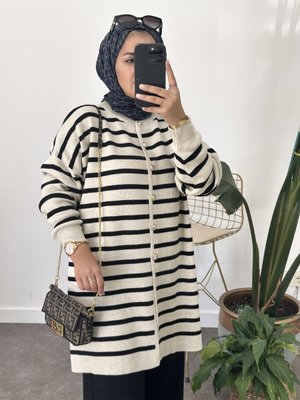 Çizgili Triko Hırka