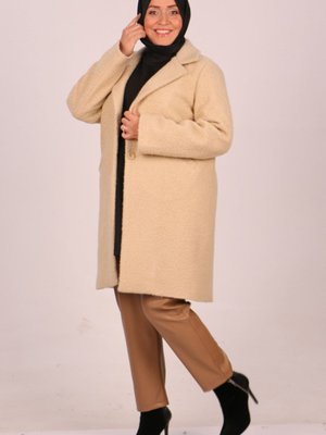 Krem Büyük Beden Düğmeli Kıvırcık Kuzu Kaban