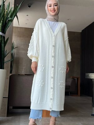 İşlemeli İnci Düğmeli Triko Uzun Hırka İşlemeli İnci Düğmeli Triko Uzun Hırka