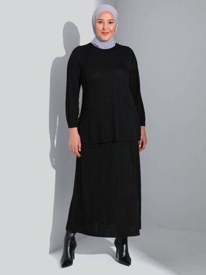 Siyah Tunik Ve Etek İkili Büyük Beden Takım Siyah Tunik Ve Etek İkili Büyük Beden Takım