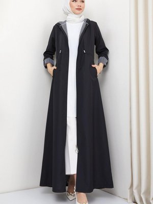 Kapüşonlu Çizgili Uzun Trençkot Siyah Kapüşonlu Çizgili Uzun Trençkot Siyah