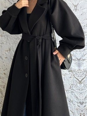 Oversize Üç Düğmeli Siyah Kaşe Kaban