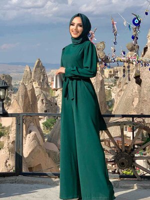 Arka Kısım Parça Detay Bel Kuşaklı Kol Manşetli Tulum Zümrüt