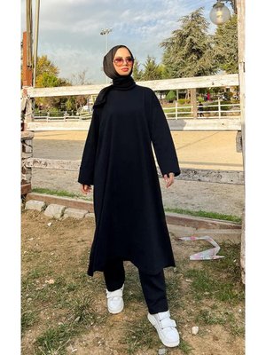O Yaka Yırtmançlı Uzun Geniş Rahat Tunik Pantolon Sade Basic Spor Takımı Siyah O Yaka Yırtmançlı Uzun Geniş Rahat Tunik Pantolon Sade Basic Spor Takımı Siyah