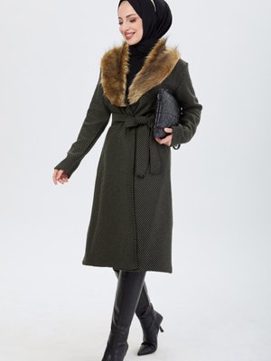 Hakı Yakası Kürklü İnce Kaşe Kaban