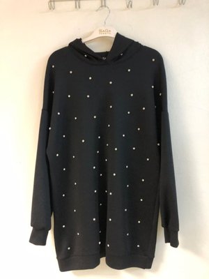 Kapüşonlu İnci Detaylı Uzun Sweatshirt Kapüşonlu İnci Detaylı Uzun Sweatshirt