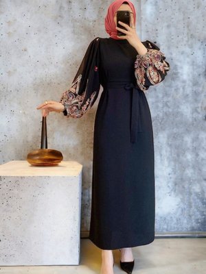 Kolu Işleme Tüllü Bağcıklı Kalem Elbise