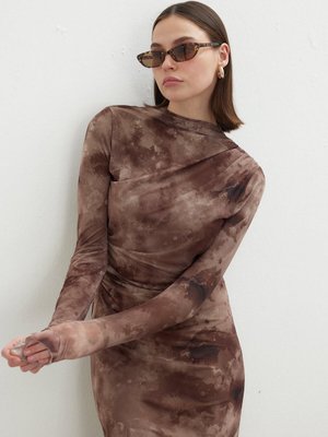 Desenli Tül Elbise Kahve Desenli Tül Elbise Kahve