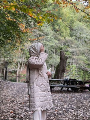 Nakış Detaylı Şişme Mont Bej Nakış Detaylı Şişme Mont Bej