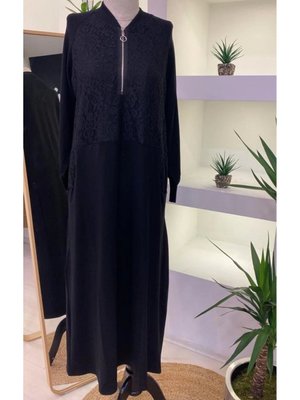 Dantel Detaylı Siyah Elbise