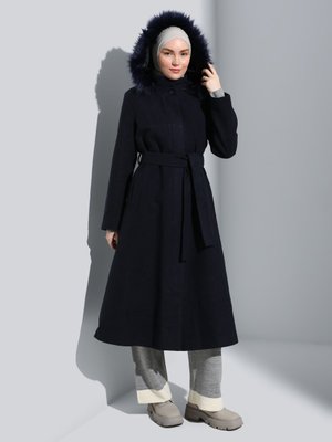 Lacivert Yakası Kürk Detaylı Kaşe Kaban