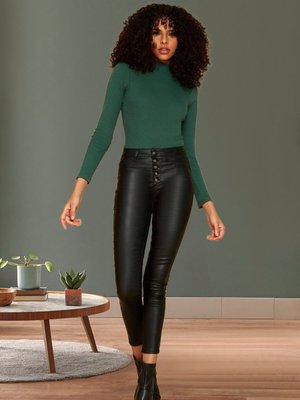 Siyah Düğme Detaylı Deri Görünümlü Skinny Pantolon Siyah Düğme Detaylı Deri Görünümlü Skinny Pantolon