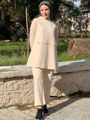 Bej Kapüşonlu İkiiplik Takım Bej Kapüşonlu İkiiplik Takım