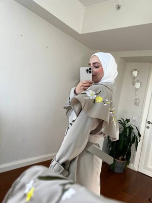 İşleme Detaylı Trençkot Taş