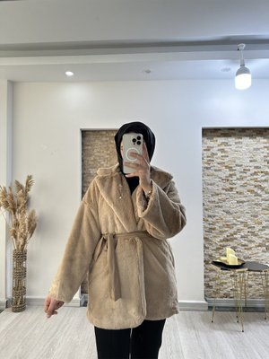 Peluş Kemerli Kaban