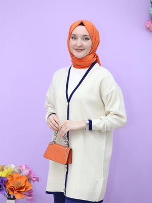 Düz Gold Düğmeli Uzun Hırka Krem