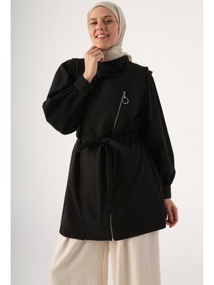 Siyah Fermuarlı Kemerli Yelek