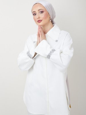 Kolu Ve Yakası Taşlı Gömlek